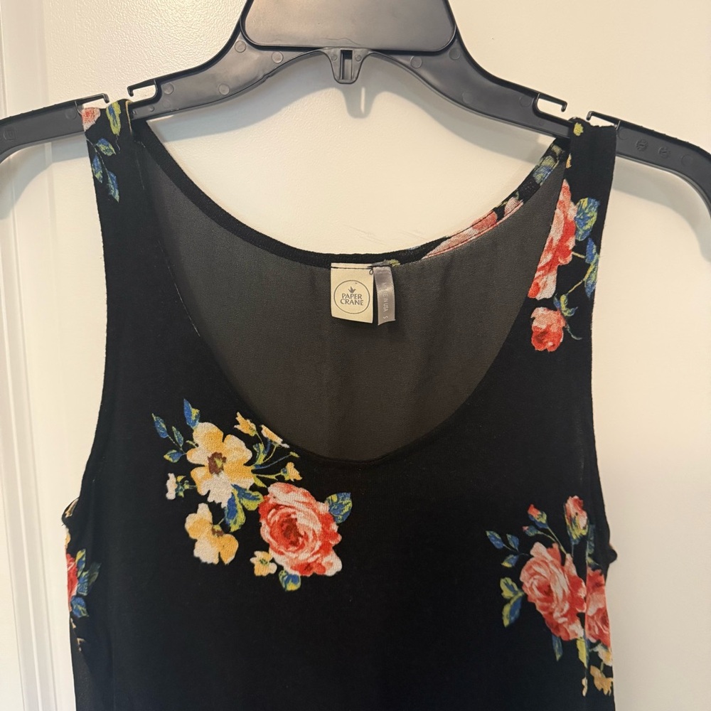 Paper Crane Black Floral Tank Top - Picture 2 of 6